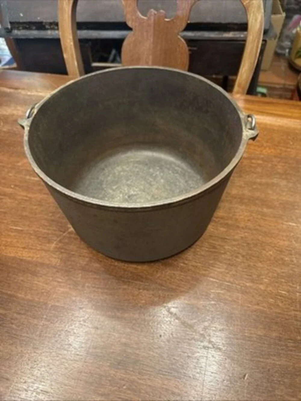 Vintage Cast-Iron Dutch Oven FBP-D 8” Bail Handle